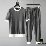 Round Neck Stretch Breathable Men’s Sports Suit
