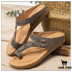 Casual Flat Bottomed Sandals with Hollow Buckle Pattern